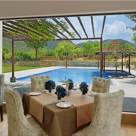 The Hunting Lodge Resort Udaipur - Villas & Pool Dabok Exterior photo