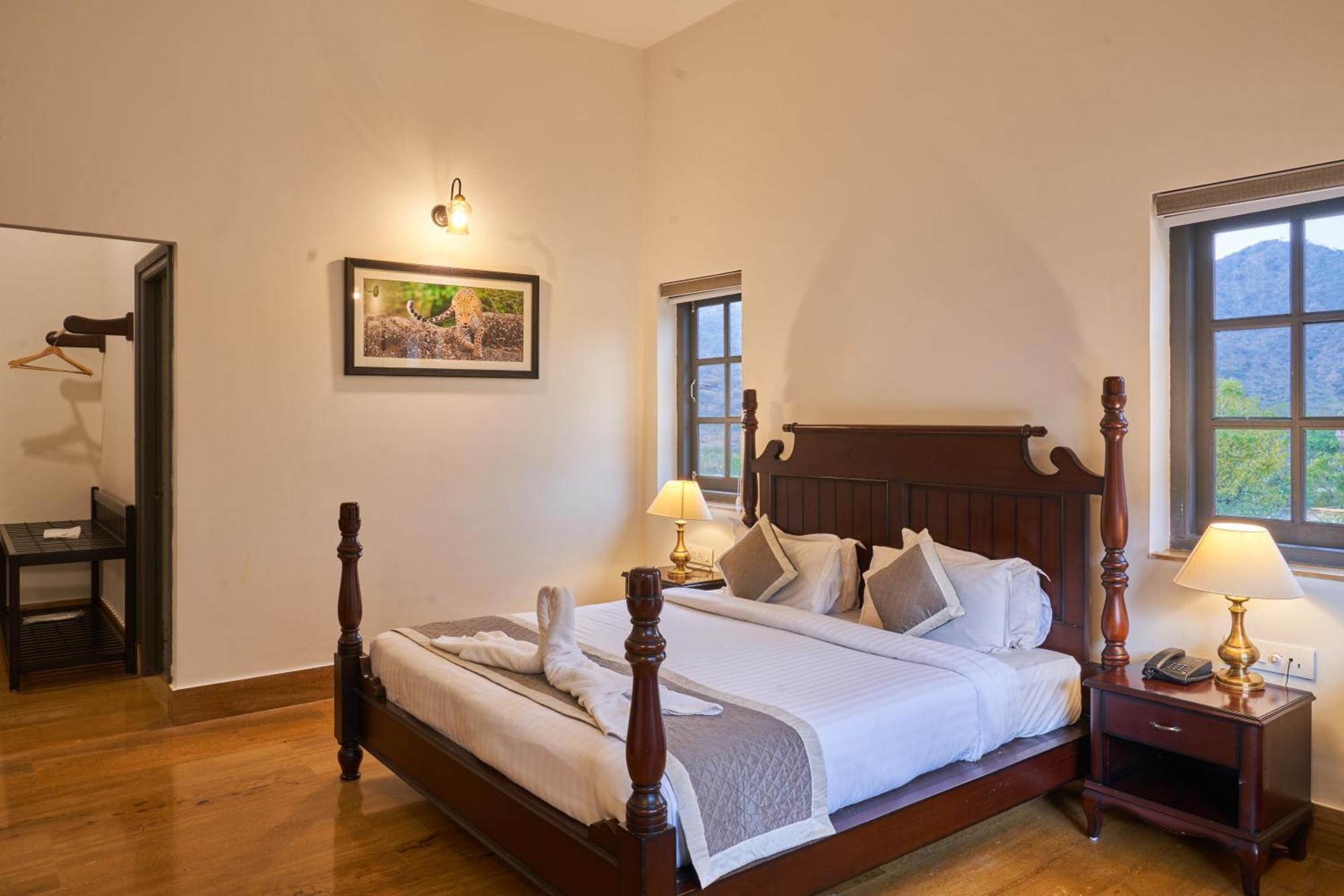 The Hunting Lodge Resort Udaipur - Villas & Pool Dabok Exterior photo