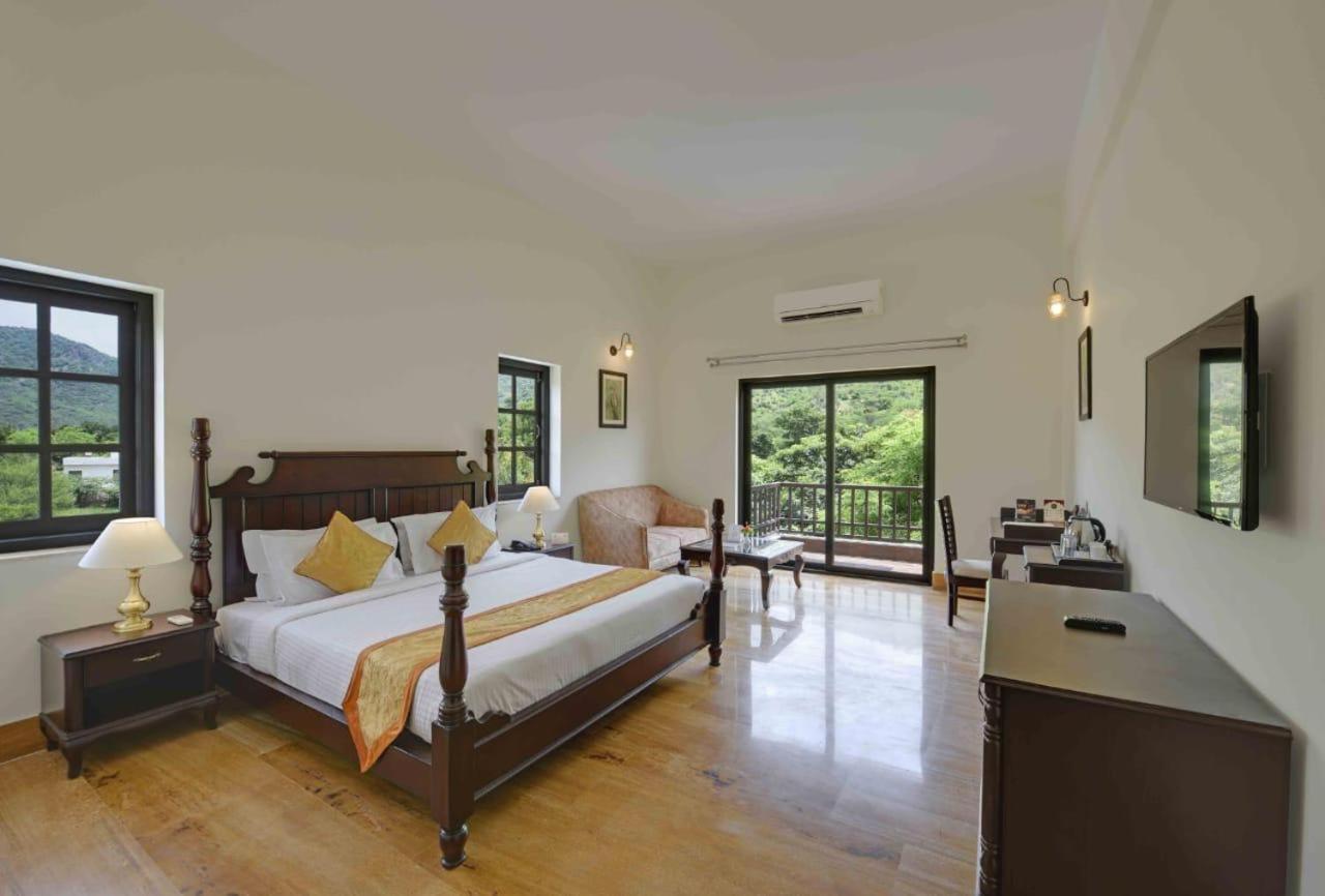 The Hunting Lodge Resort Udaipur - Villas & Pool Dabok Exterior photo