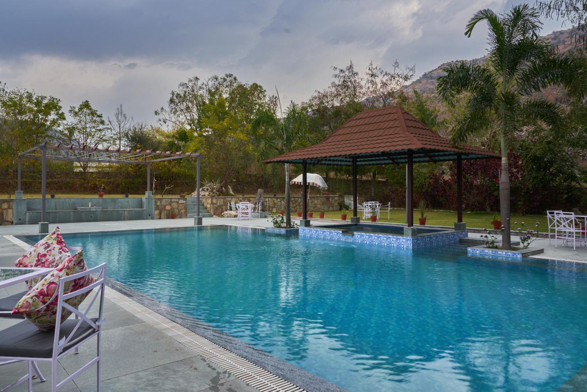 The Hunting Lodge Resort Udaipur - Villas & Pool Dabok Exterior photo